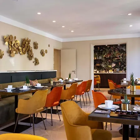 Aiglon ホテル パリ