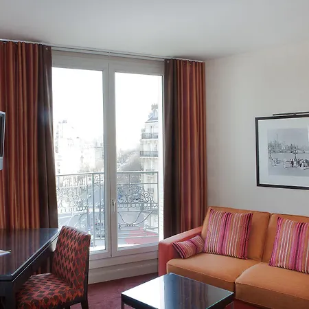 Hotel Aiglon 4*