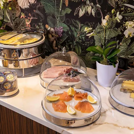 Aiglon Hotel Paris