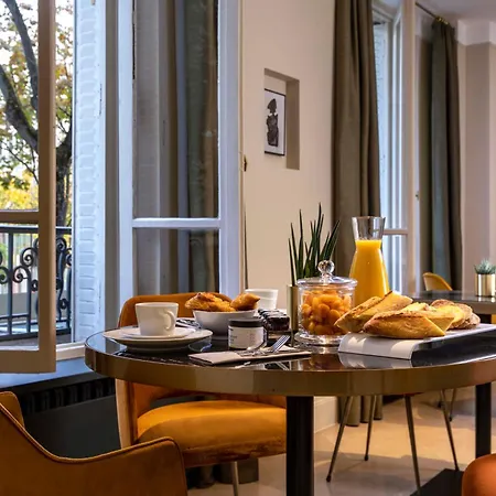 Aiglon Отель 4*